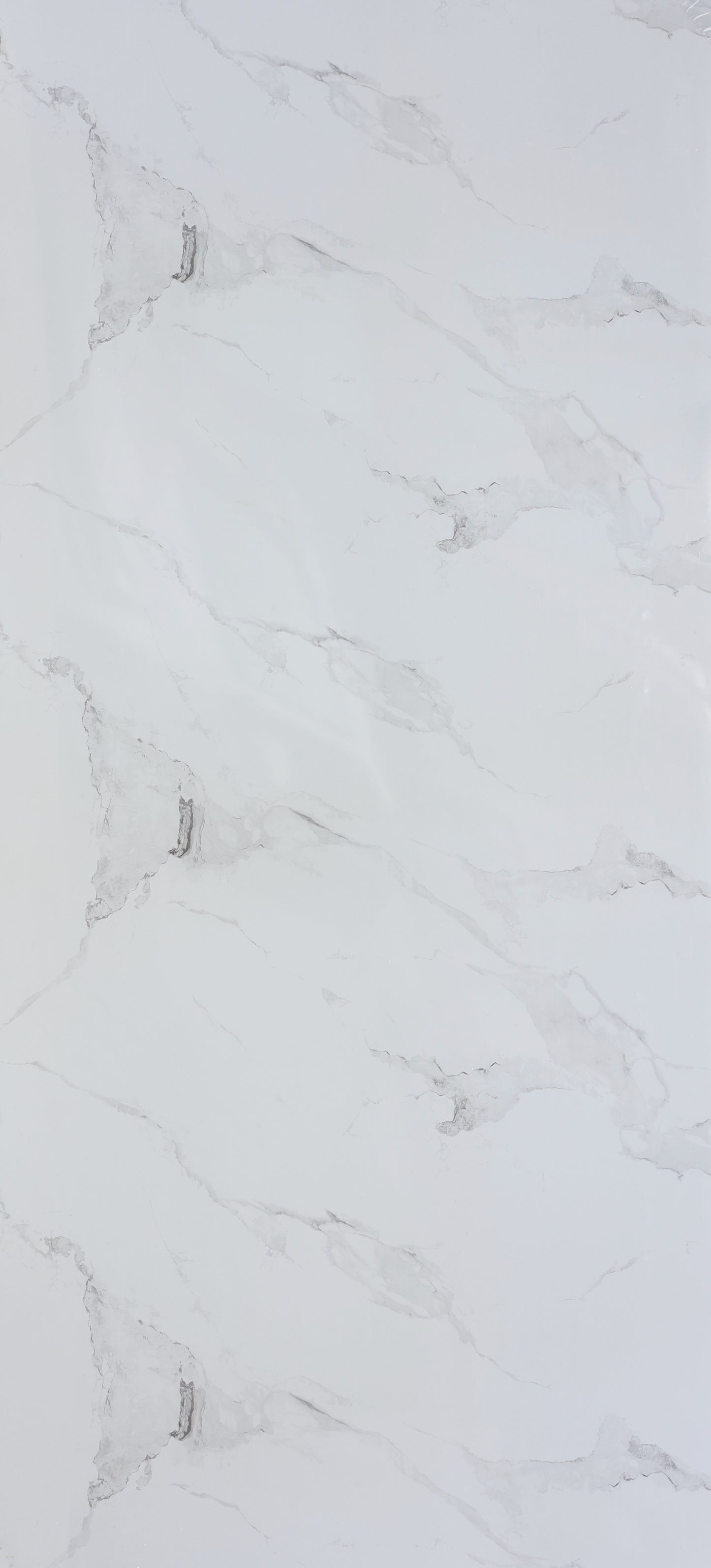 PVC panel Carrara White - mramor s bielym podkladom a jemným šedým žilkovaním, lesklý povrch